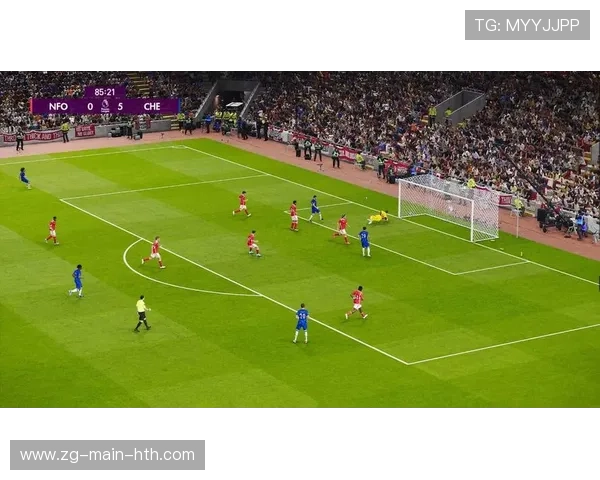 切尔西中场的插上直塞为前锋制造单刀机会并转化为进球